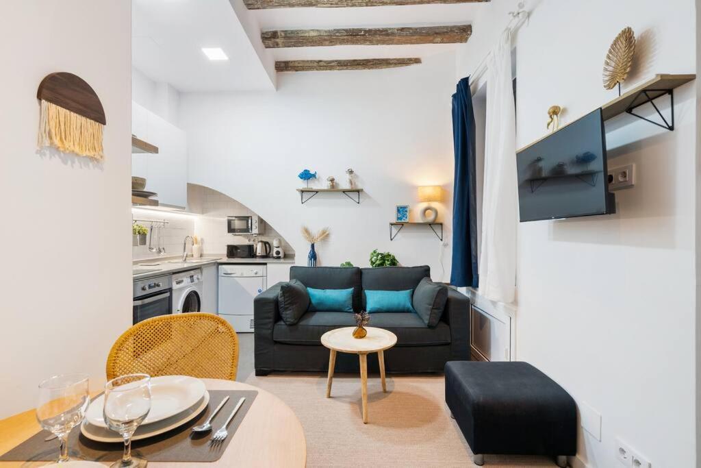 Almirall B2 Apartment *
